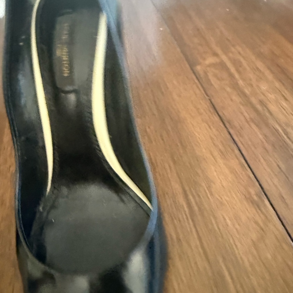 Louis Vuitton Sleek Black Pointed Heels - Picture 7 of 9